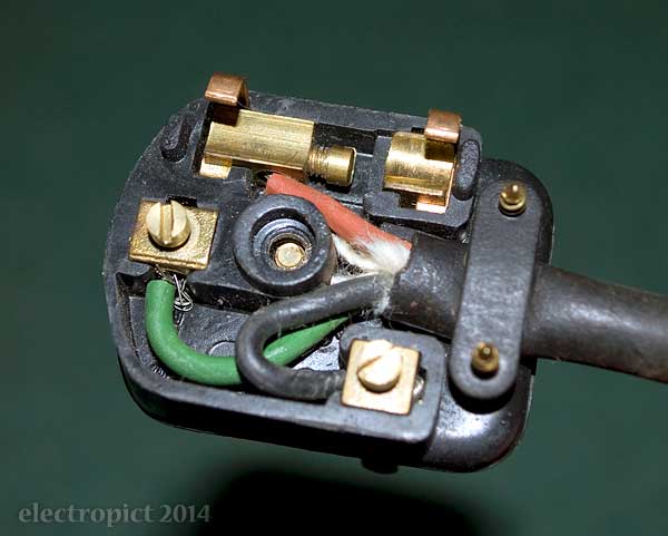 plug with fuse removed