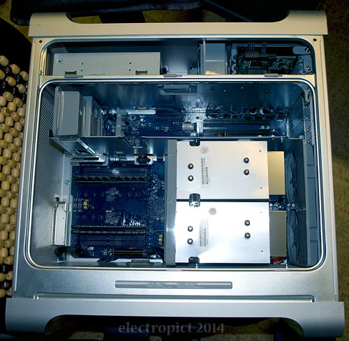 G5 tower case open (2010)