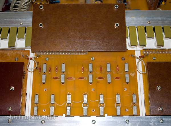 octave assembly with cover off
